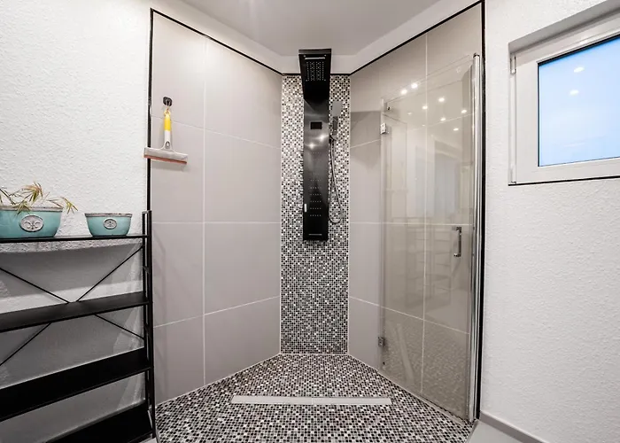 Kuesten Am Denkmal, 100qm, Terrasse Hage